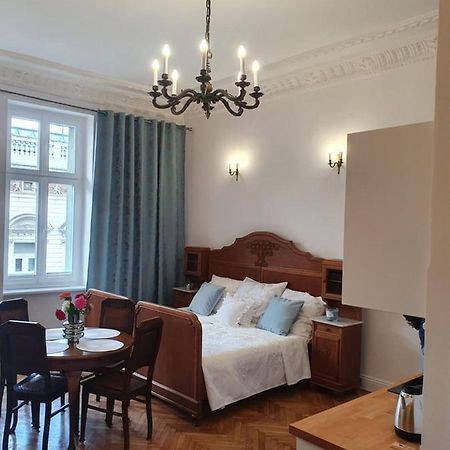 Prestige Aparthotel Piotrkowska 82 - Wyjatkowy Widok Na Deptak Lodz  Ngoại thất bức ảnh