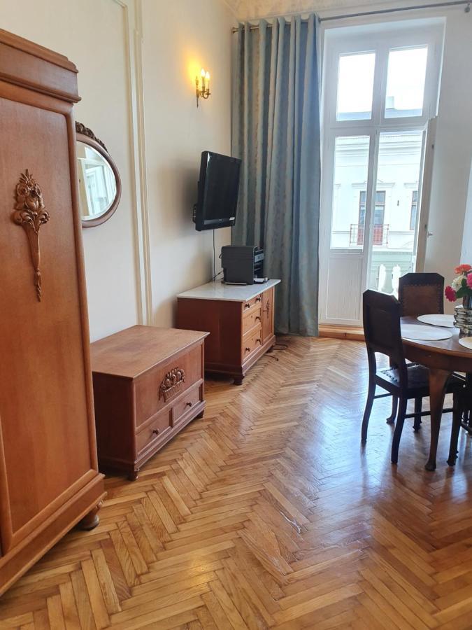 Prestige Aparthotel Piotrkowska 82 - Wyjatkowy Widok Na Deptak Lodz  Ngoại thất bức ảnh