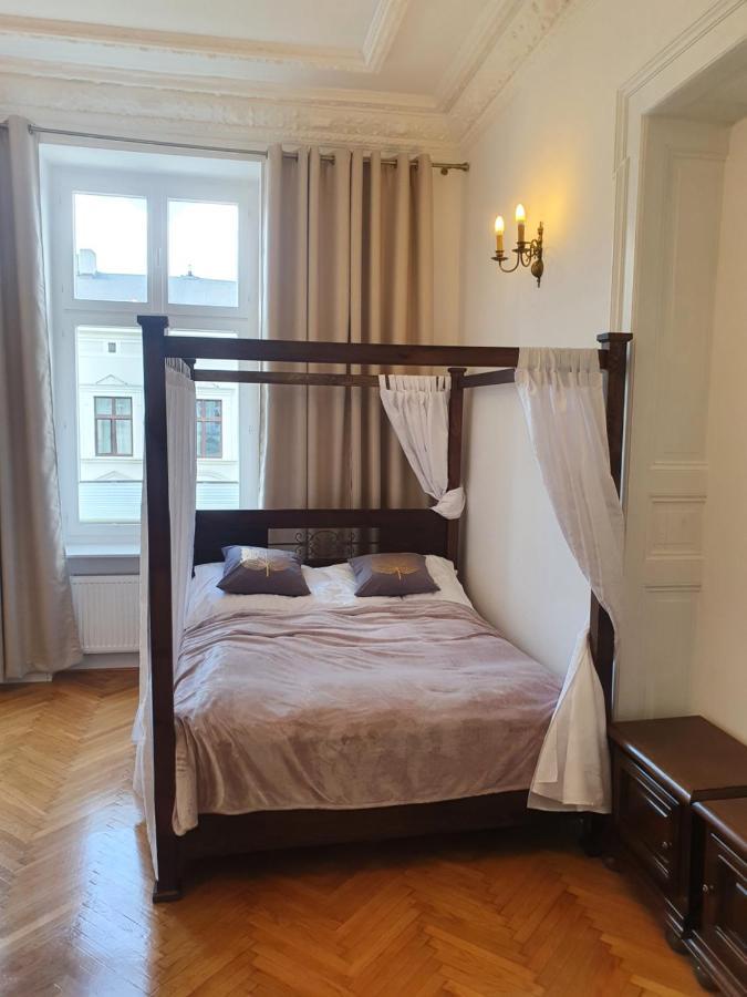 Prestige Aparthotel Piotrkowska 82 - Wyjatkowy Widok Na Deptak Lodz  Ngoại thất bức ảnh