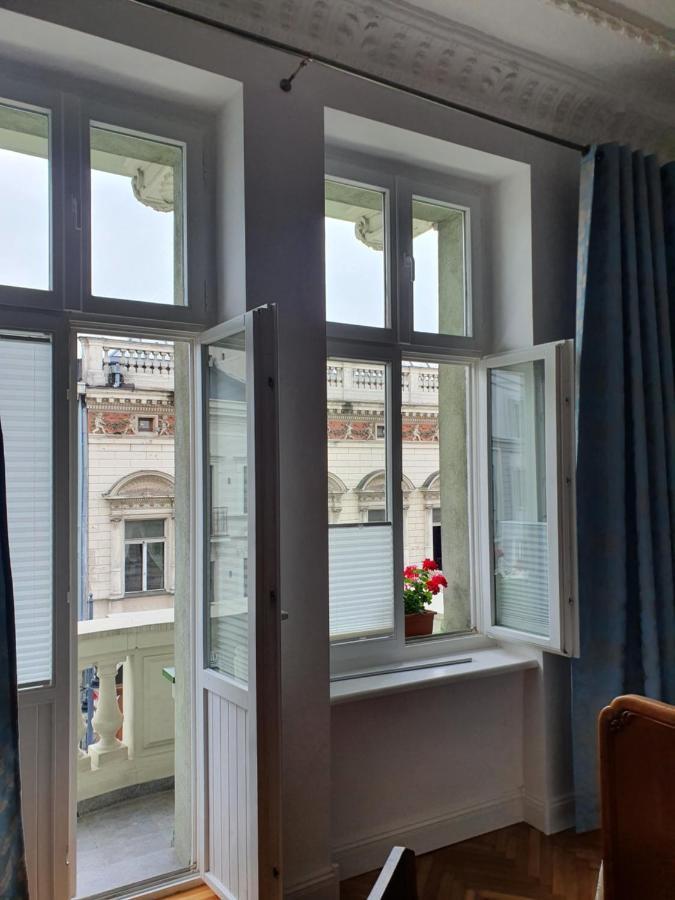 Prestige Aparthotel Piotrkowska 82 - Wyjatkowy Widok Na Deptak Lodz  Ngoại thất bức ảnh