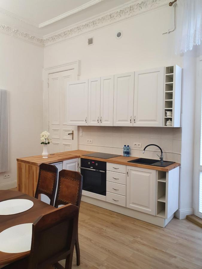 Prestige Aparthotel Piotrkowska 82 - Wyjatkowy Widok Na Deptak Lodz  Ngoại thất bức ảnh